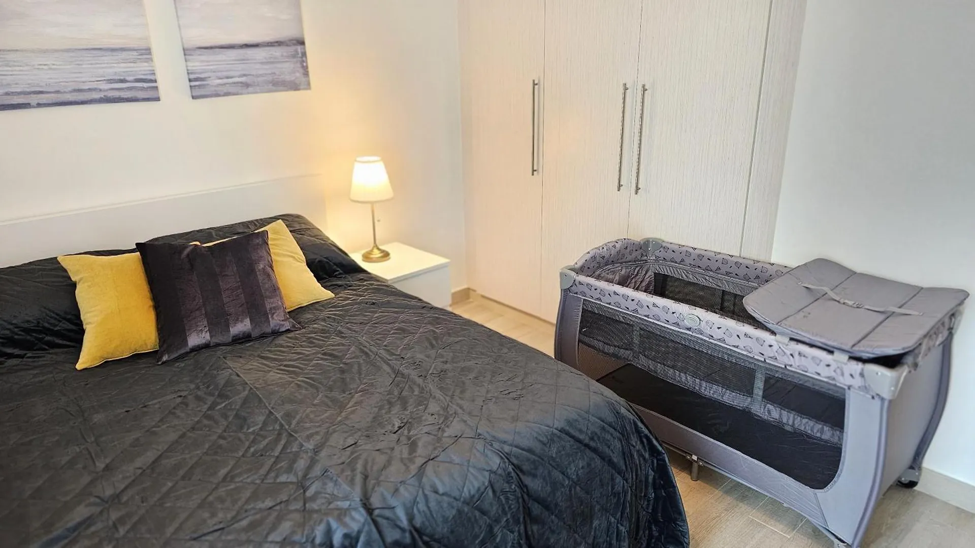 شقة Yas Azure Holiday Home أبو ظبي